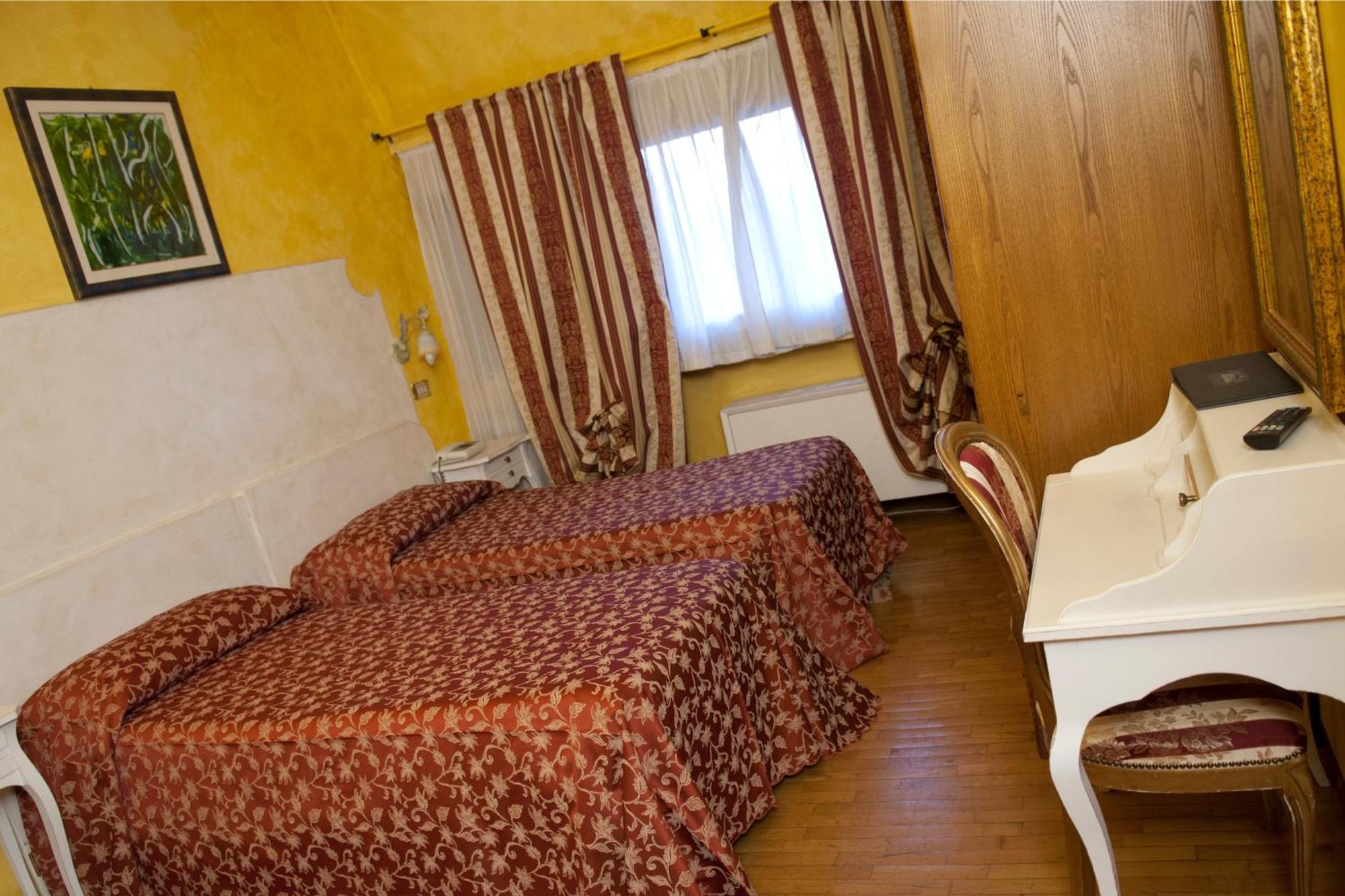 Comfort Single Room
